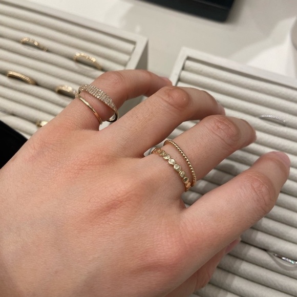 Mejuri beaded ring 14k solid gold size 7 - Picture 2 of 3